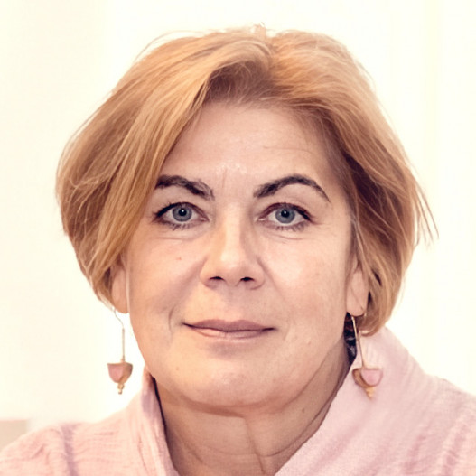 Елена Ушакова